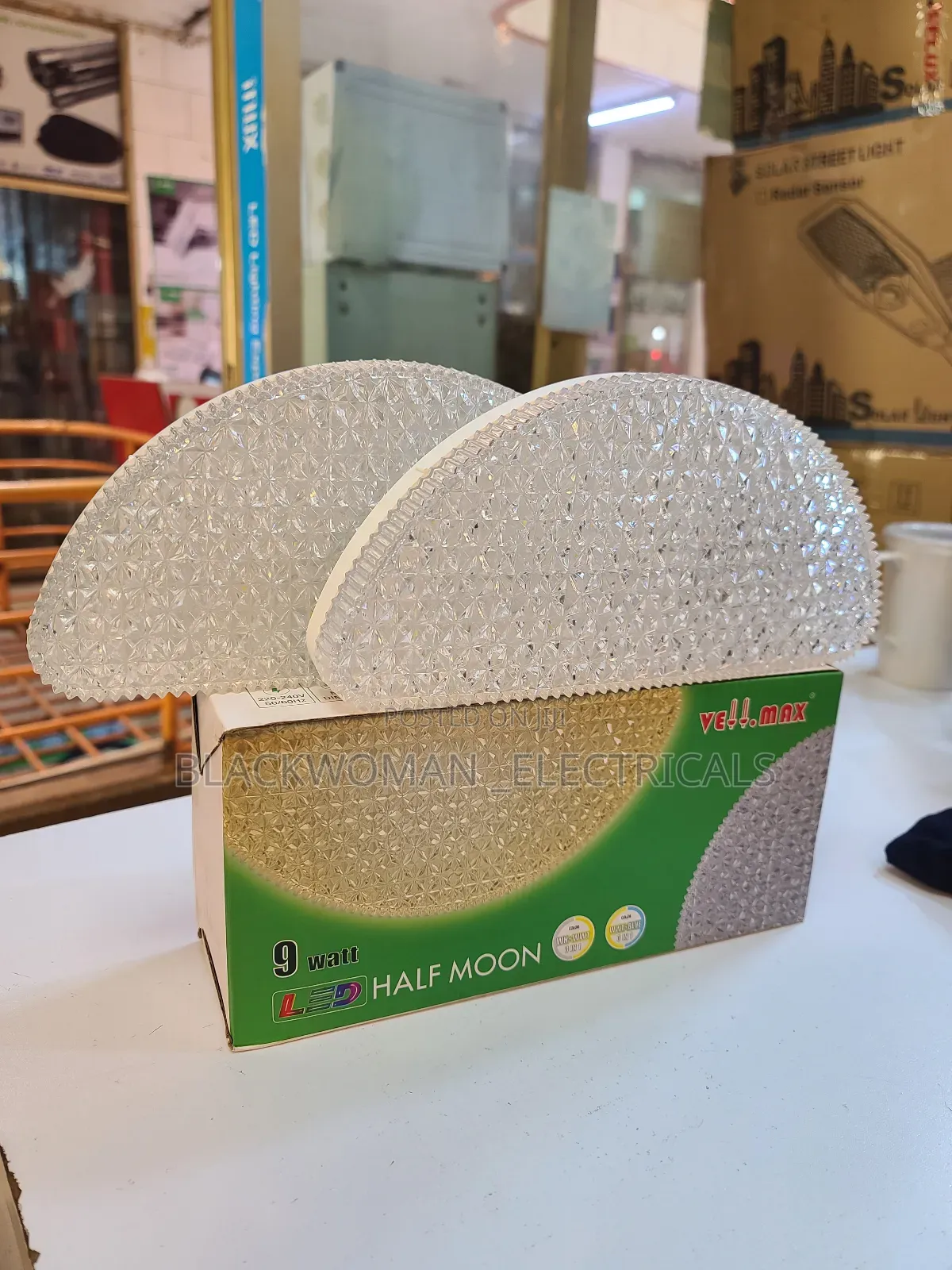 Half-Moon Wall Light Changing 3colors