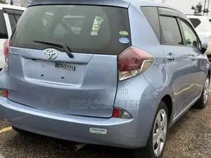 Toyota Ractis 1.5 AWD 2016 Blue
