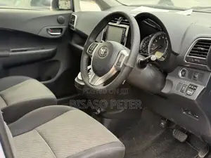 Toyota Ractis 1.5 AWD 2016 Blue