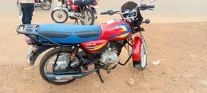 Bajaj Boxer 125 2024 Red