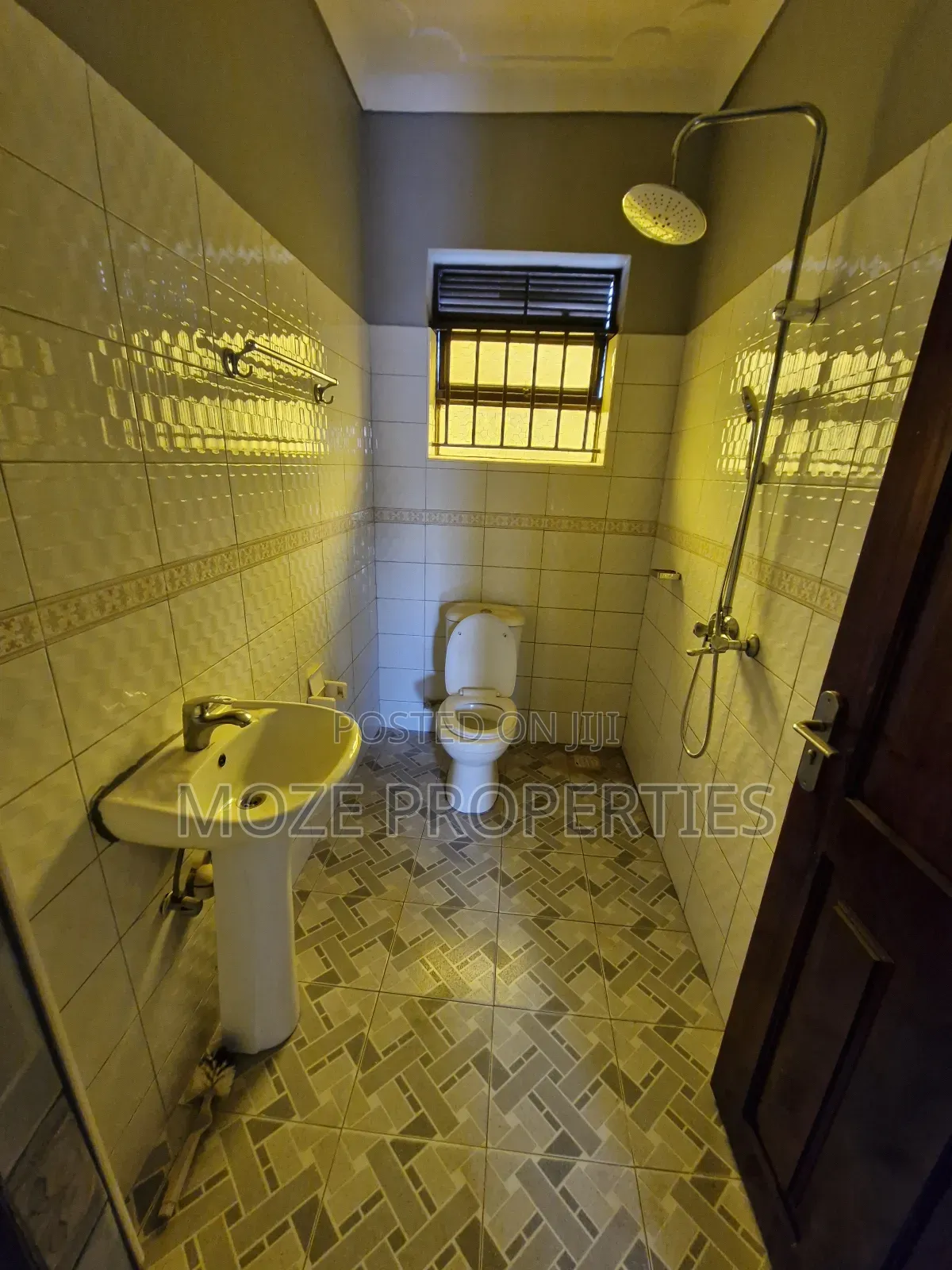 3bdrm Bungalow in Namugongo Kikulu, Central Division for rent