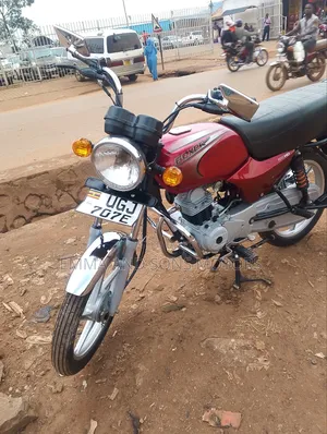 Bajaj Boxer 2025 Red