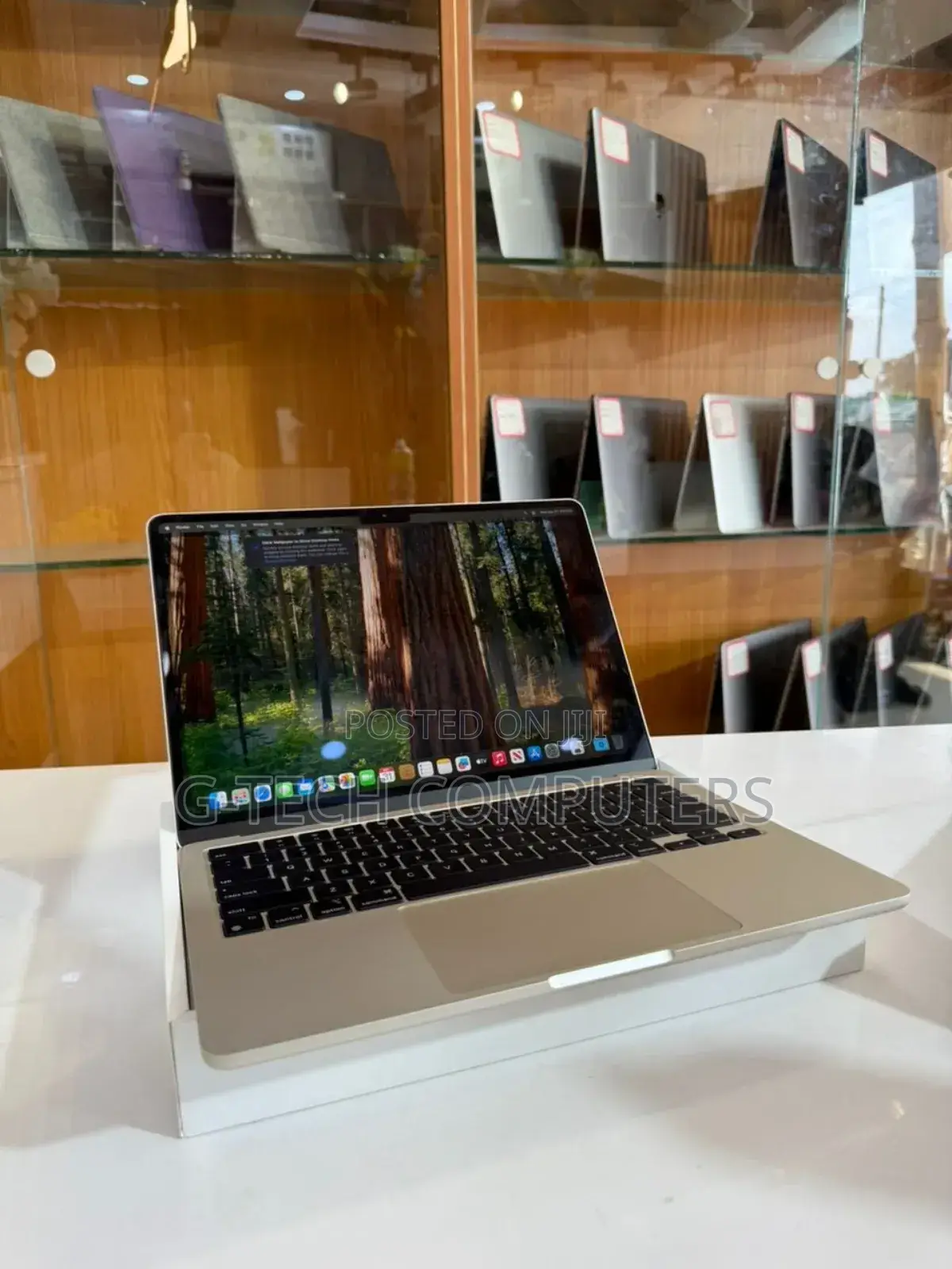 New Laptop Apple MacBook Air 2022 M2 8GB Apple M2 SSD 256GB