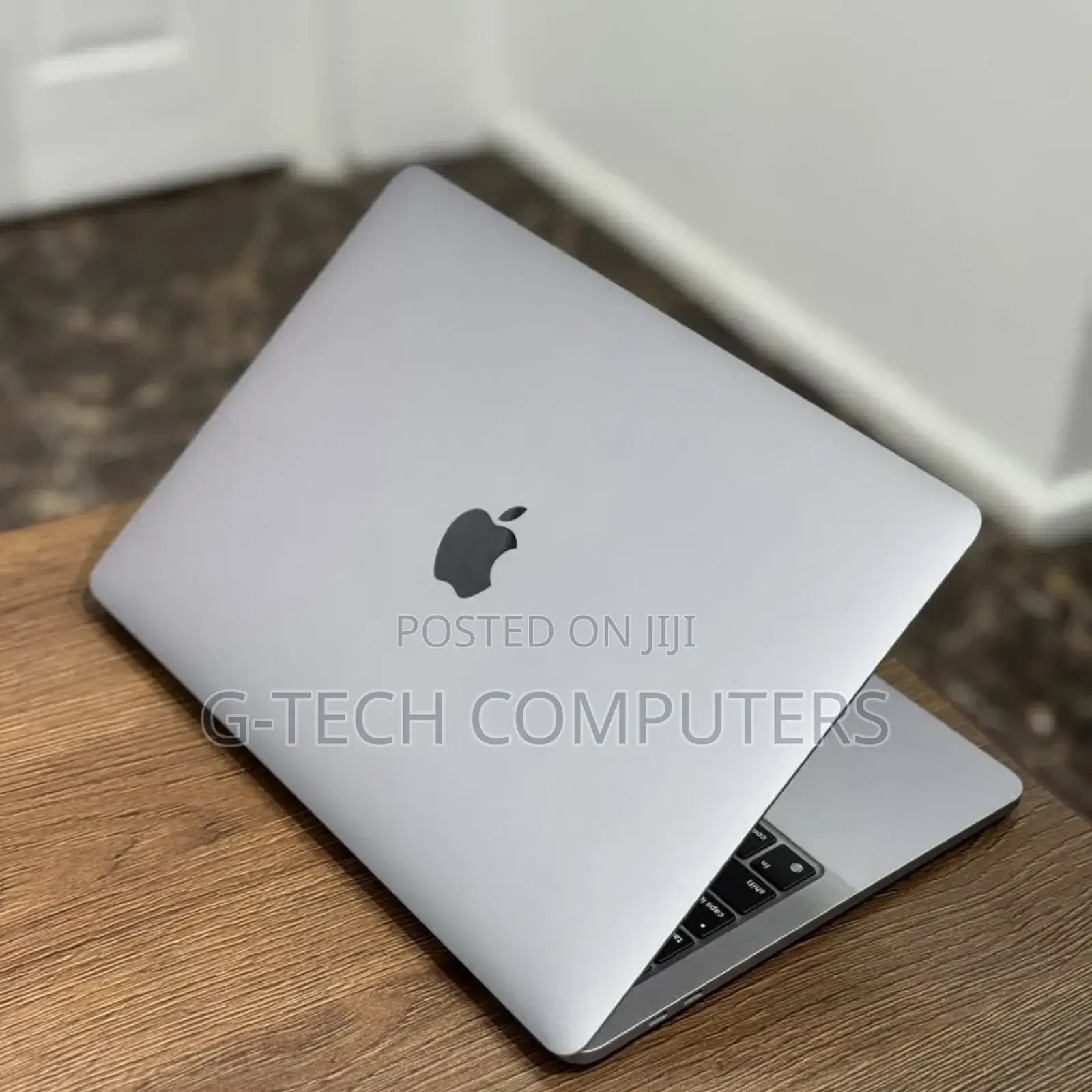 New Laptop Apple MacBook Air 2022 M2 8GB Apple M2 SSD 256GB