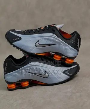 New Super Classic Men’S Nike Shox R4 Sneakers