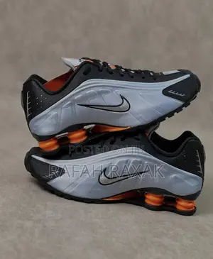 New Super Classic Men’S Nike Shox R4 Sneakers