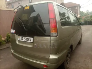 Toyota Noah 2.0 FWD (8 Seater) 2001 Gray