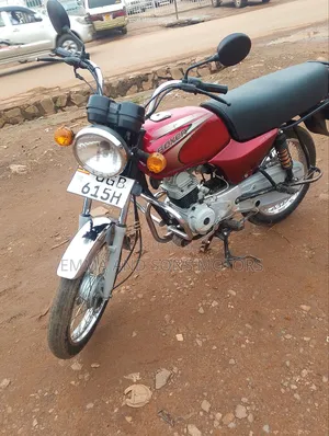 Bajaj Boxer 100 2024 Red