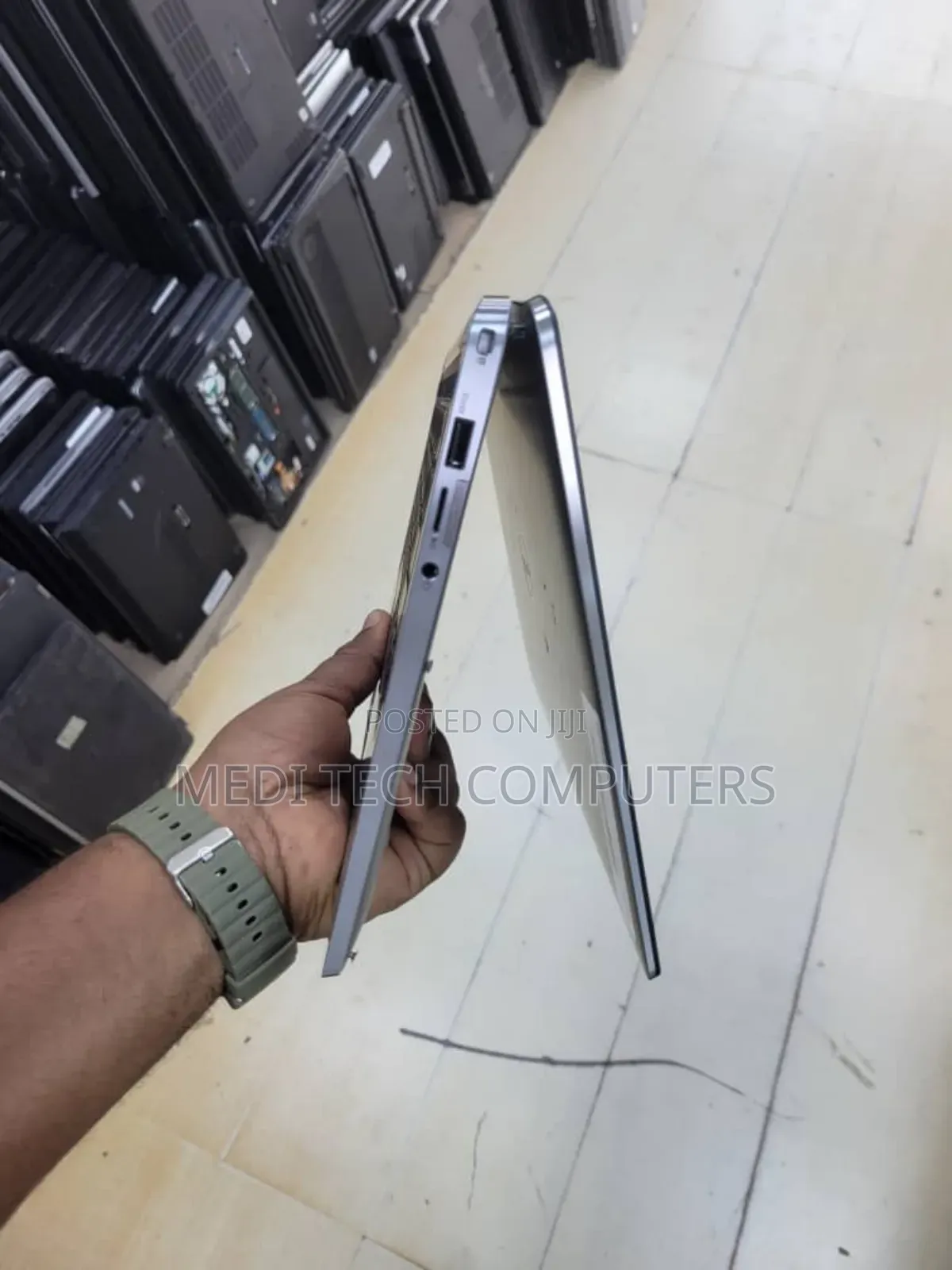 Laptop Dell Latitude 7200 2-in-1 8GB Intel Core I5 SSD 256GB