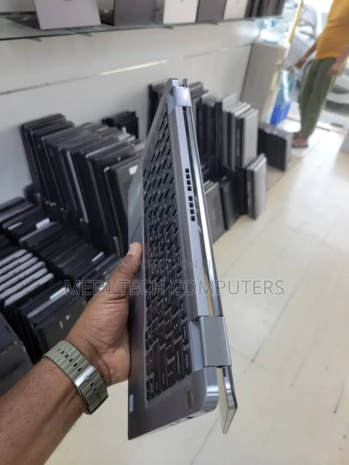 Laptop Dell Latitude 7200 2-in-1 8GB Intel Core I5 SSD 256GB