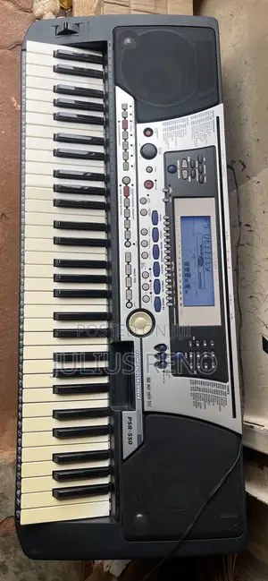 Yamaha PSR 550