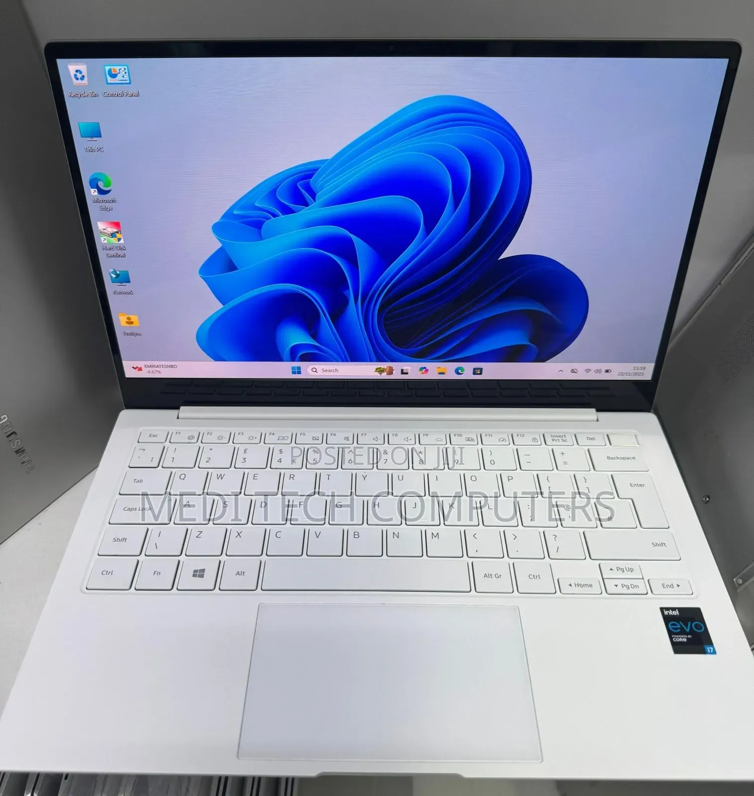 Laptop Samsung Galaxy Book5 Pro 16GB Intel Core I7 SSD 512GB
