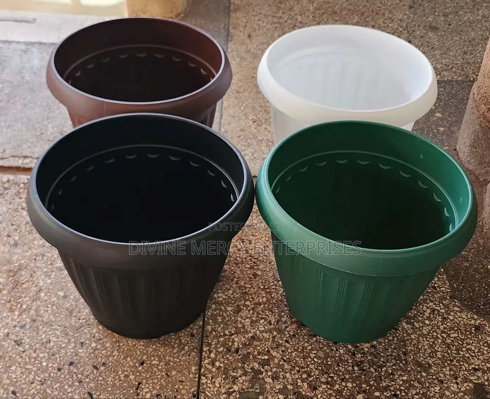 Round Planters