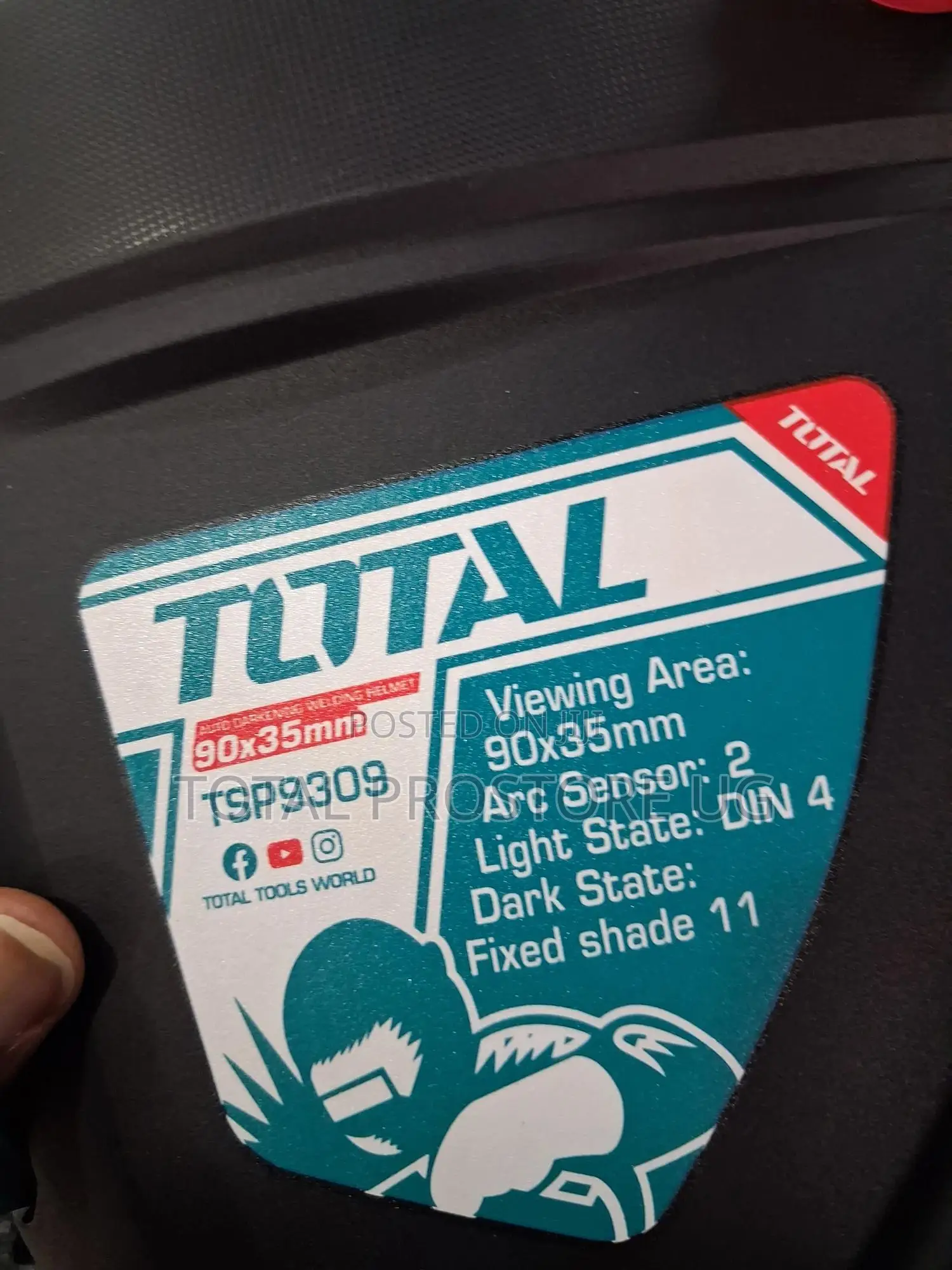 Auto-darkening Welding Helmet Viewing Area: 90x35mm