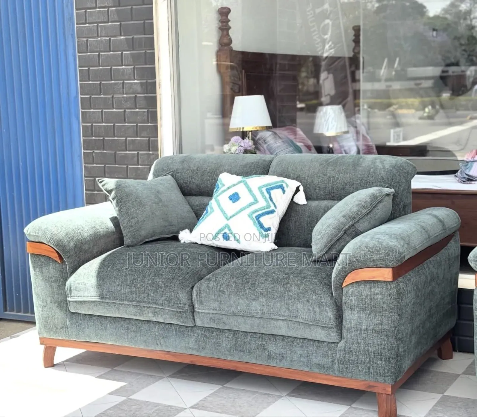 Modern Luxurious Sofa Set