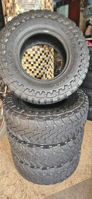 285 75 R16 Toyo Mt Open Country. Used but Still Gd Tires.