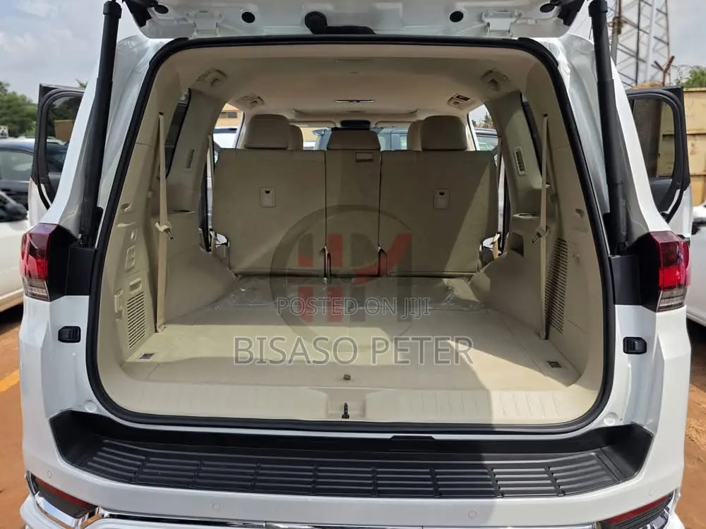 Toyota Land Cruiser 2024 White