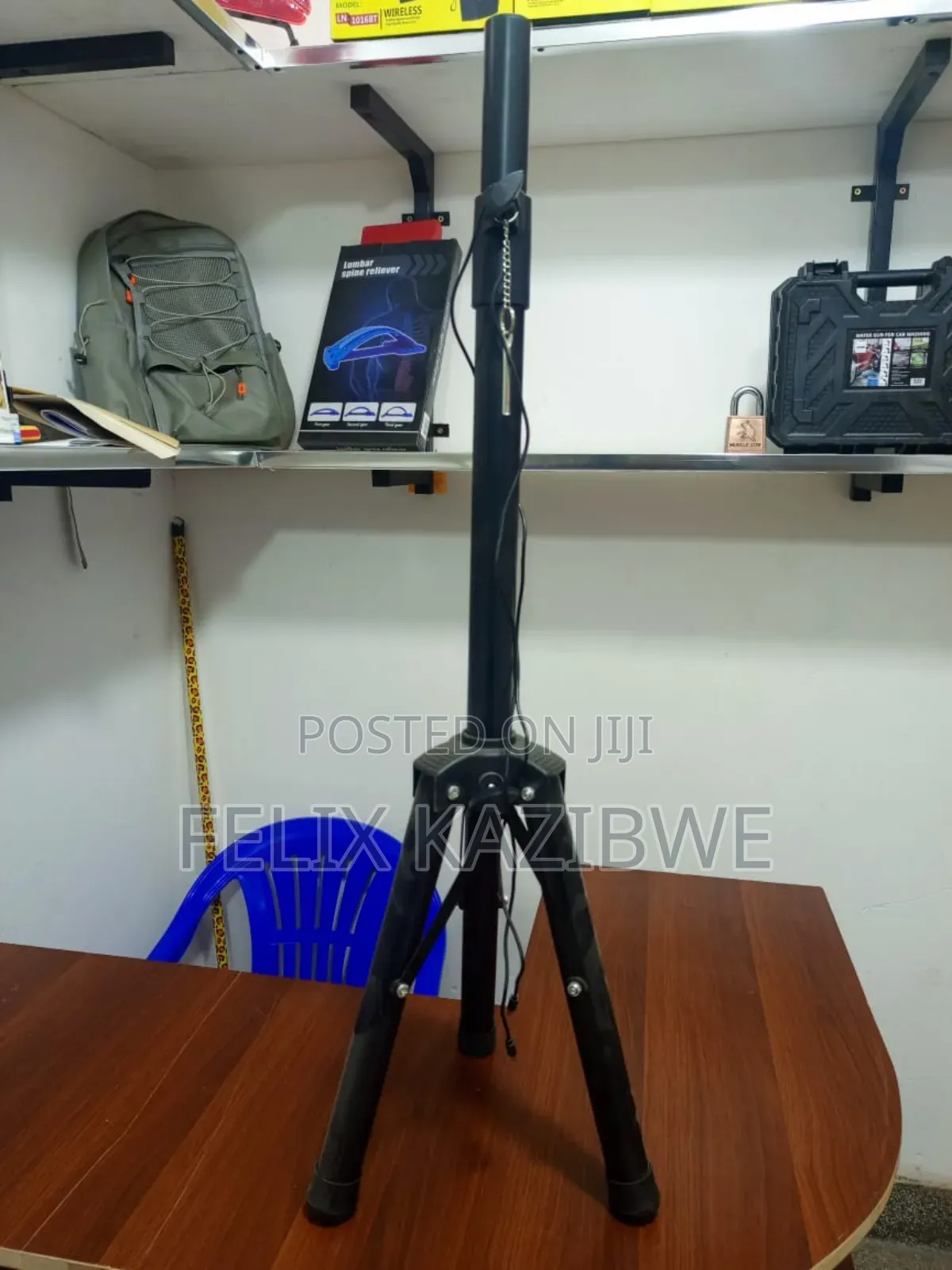 An Adjustable Pa Speaker Tripod Stand.