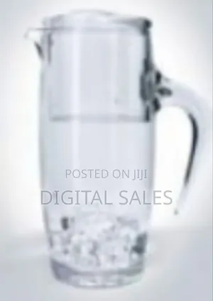 Classic Clear Water Pitcher With Handle and Lid (1.5l) - Transparent