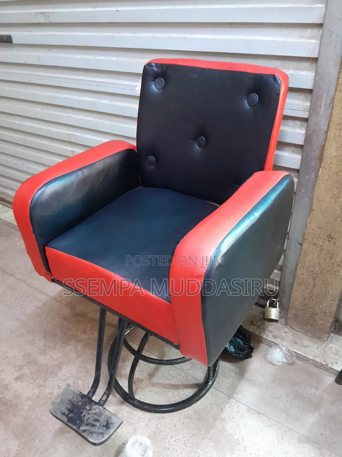 Modern Barbers Salon Chair
