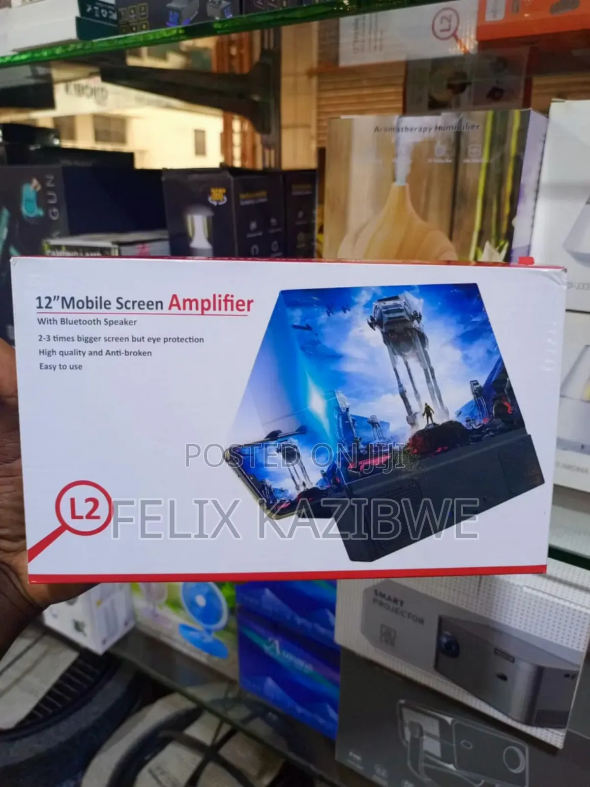 Mobile Screen Amplifier With Bluetooth Speaker.