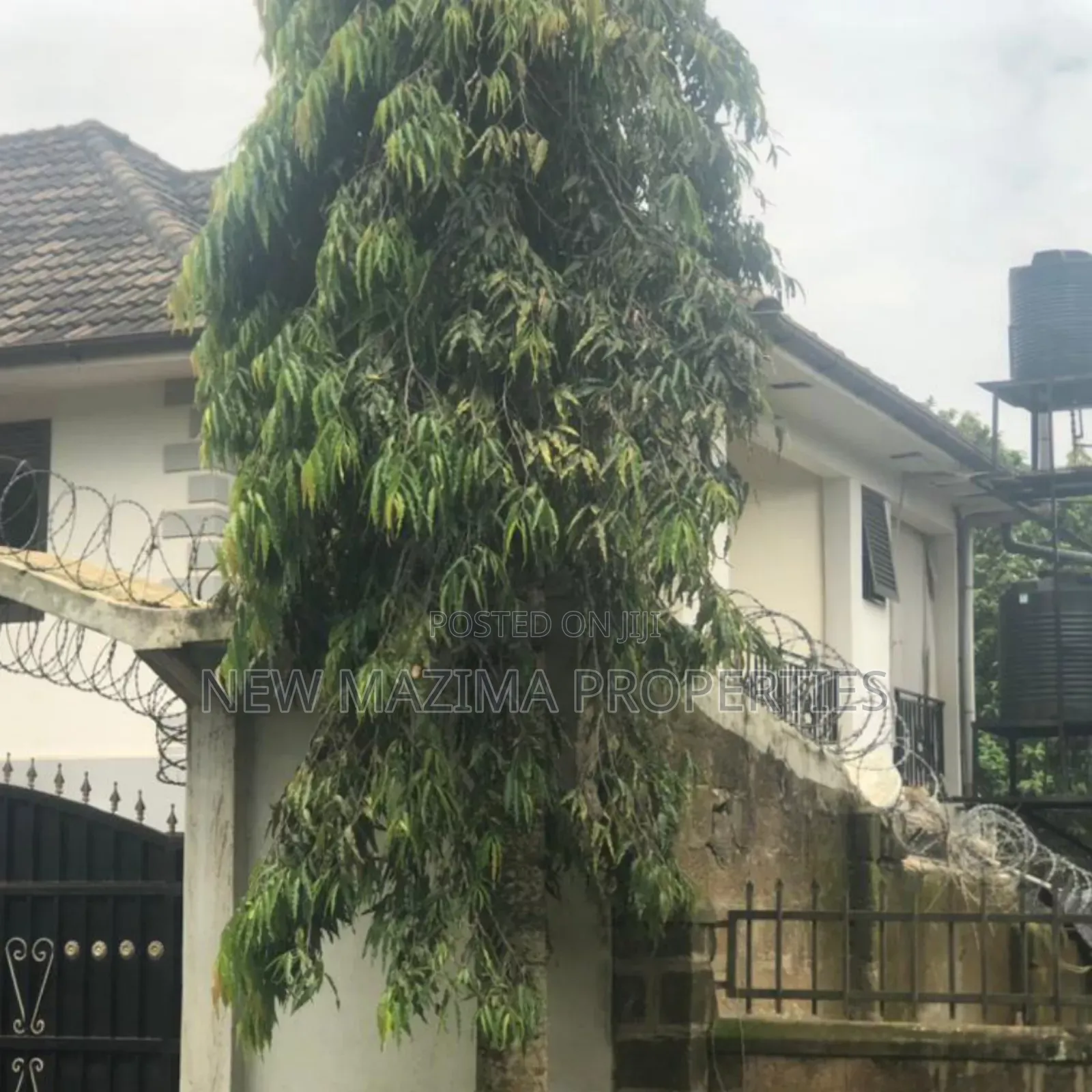 Furnished 6bdrm Townhouse/Terrace in Ntebe Town, Central Division