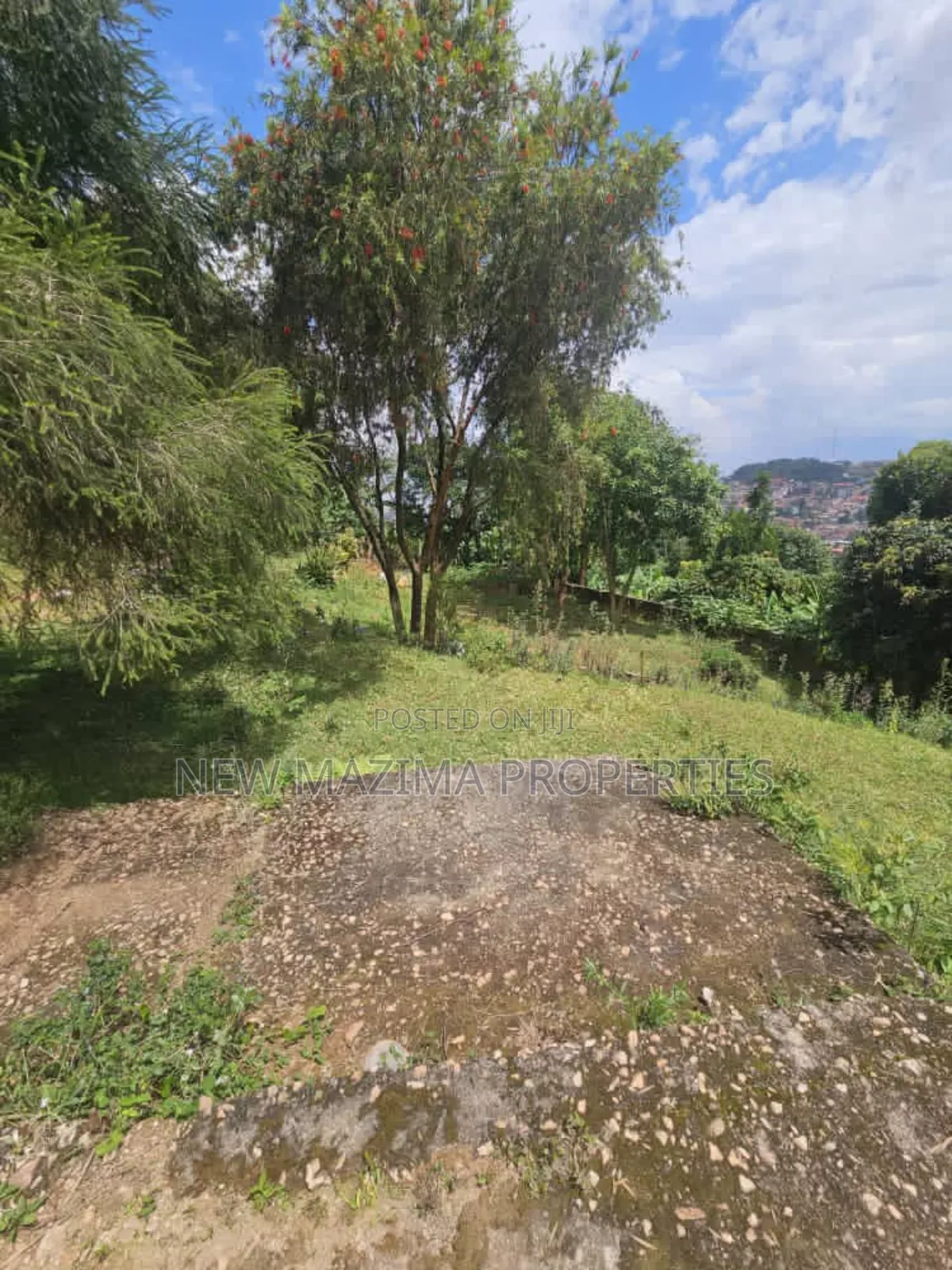 Very Hot Deal of 50 Decimals on Forced Sale Heart of Seguku Lake View