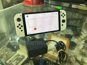 Nintendo Switch Console Oled Model Heg-001 in White / 64gb - Bundle