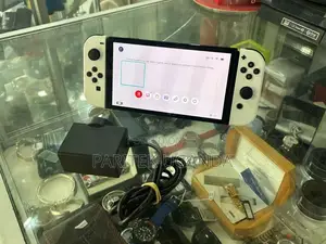 Nintendo Switch Console Oled Model Heg-001 in White / 64gb - Bundle