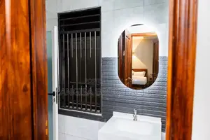 Furnished Luxurious Airbnb Munyonyo