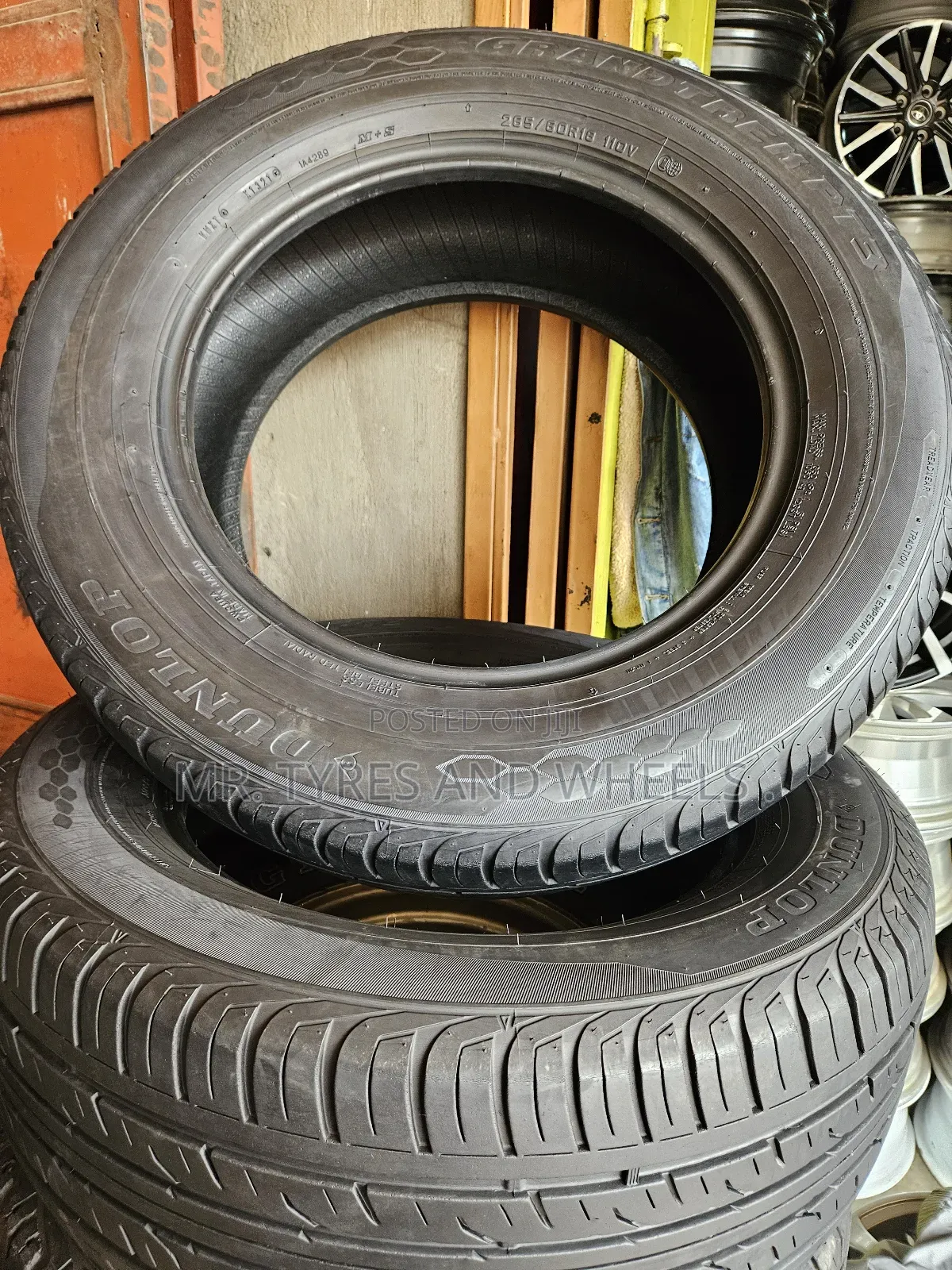 265 60 R18 Dunlop Used but in a Good Condition Still Good Well N Back