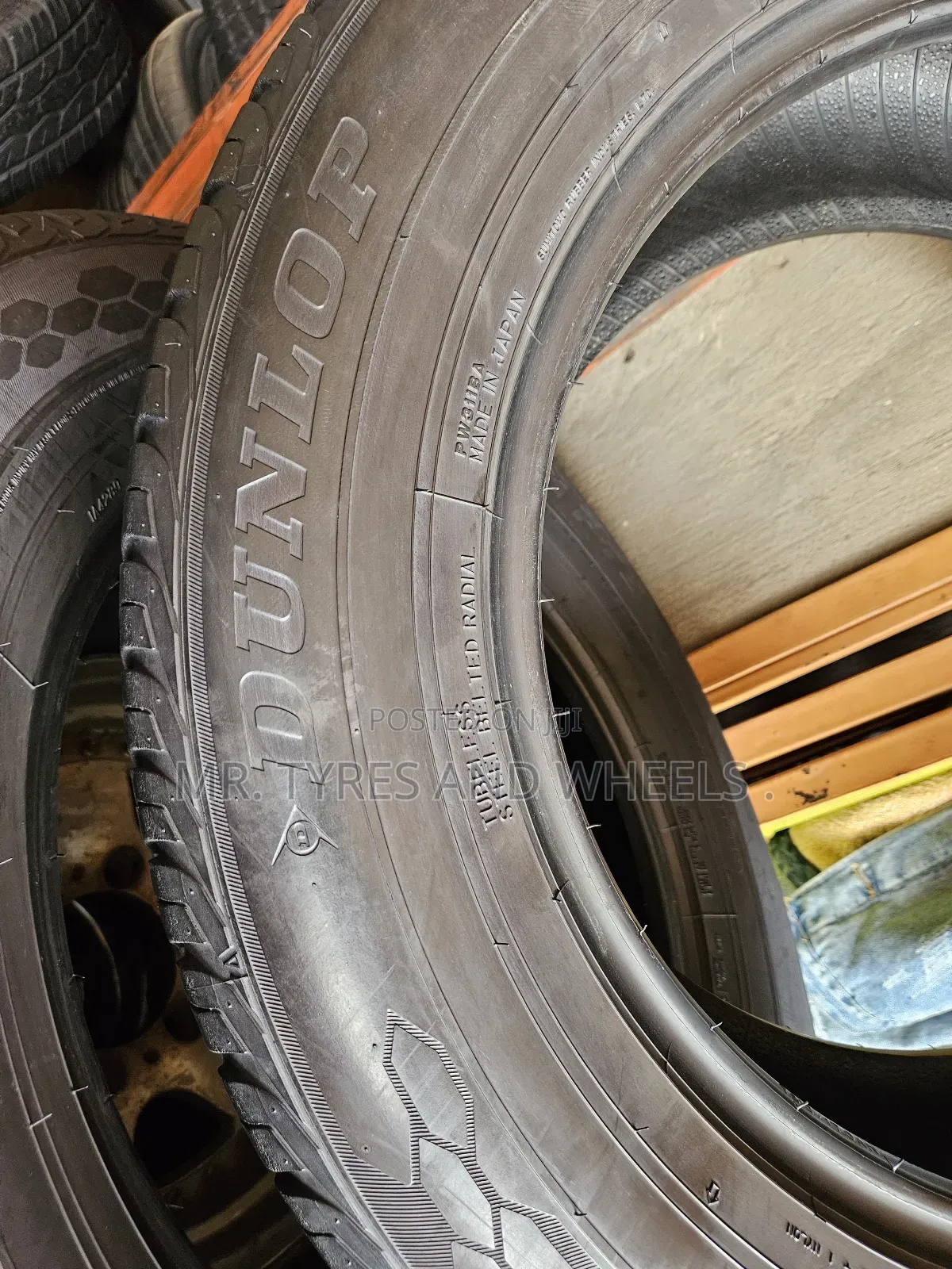 265 60 R18 Dunlop Used but in a Good Condition Still Good Well N Back