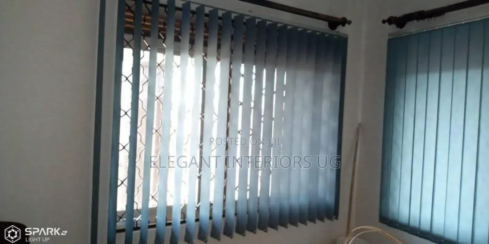 Executive Curtain Blinds Used for Office Use