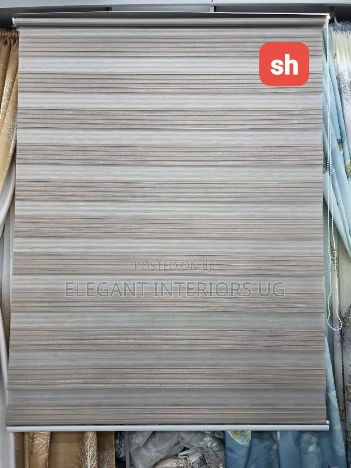 Horizontal Office Window Blinds Used in Classroom Windows