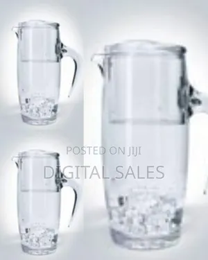 Classic Clear Water Pitcher With Handle and Lid (1.5l) -