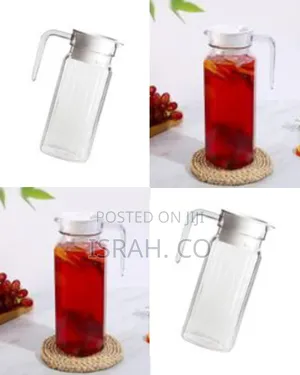 Modern Clear Beverage Pitcher With Lid and Handle -