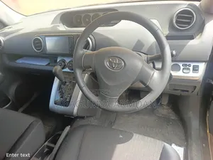Toyota Corolla Rumion Hatchback 1.8 AWD 2010 Black