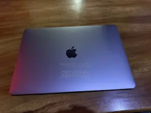 Laptop Apple MacBook Pro 2022 M2 8GB Intel Core I7 HDD 512GB