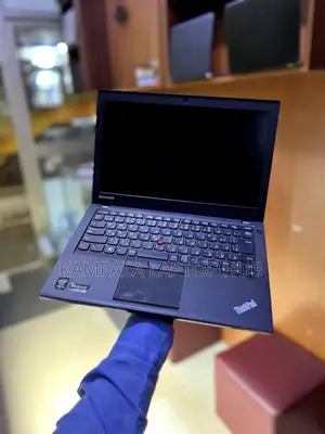 Laptop Lenovo ThinkPad X250 4GB Intel Core I5 HDD+SSD 500GB