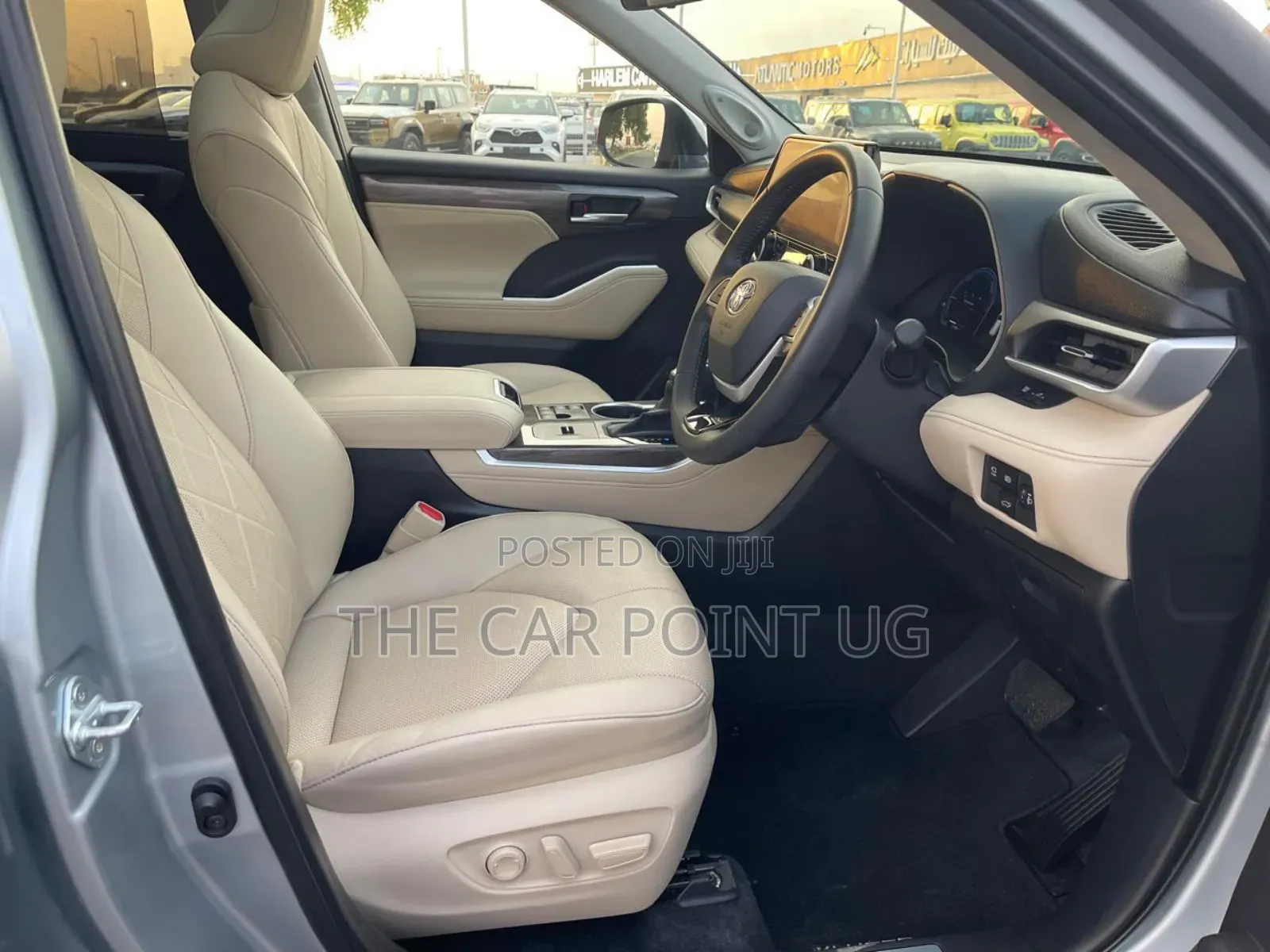 Toyota Kluger 2023 Silver