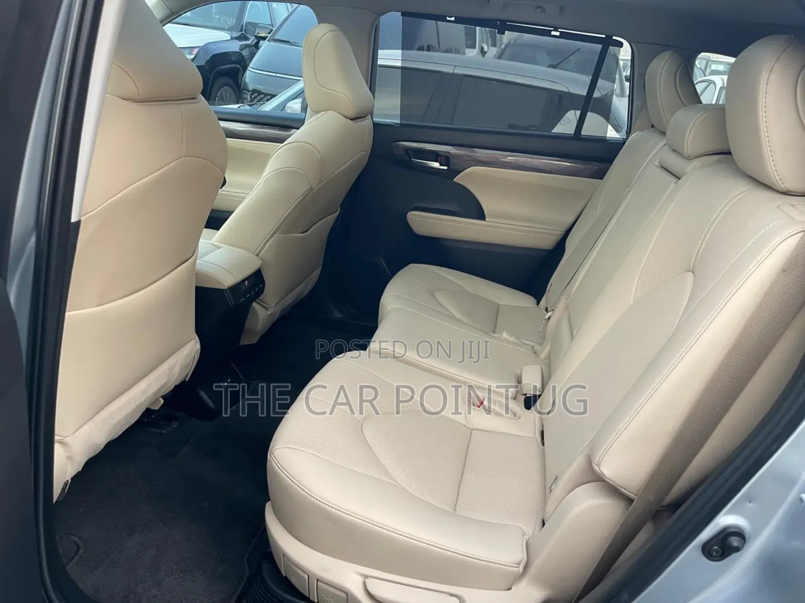 Toyota Kluger 2023 Silver