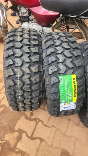 265/65r17 M/T Brand New Kapsen Tyres