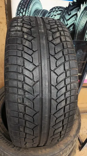 275/40r20 Slightly Used Achilles Tyres