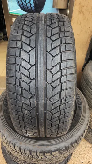 275/40r20 Slightly Used Achilles Tyres