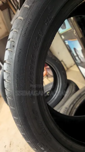 275/40r20 Slightly Used Achilles Tyres