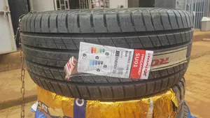 305/45r22 Roadx Tyres(Original)