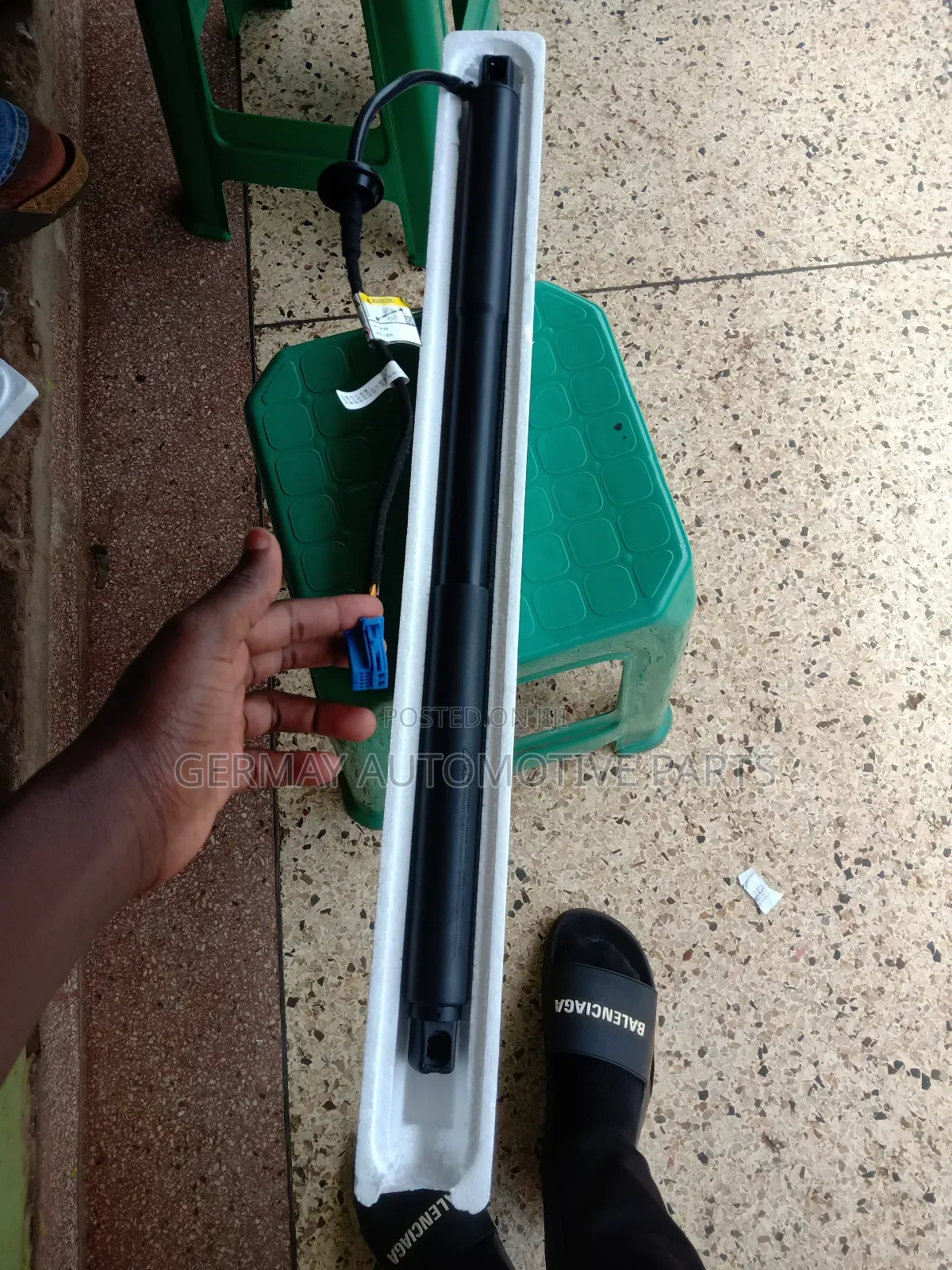 Electric Boot Shock/Strut for Mercedes Benz Ml-W166.