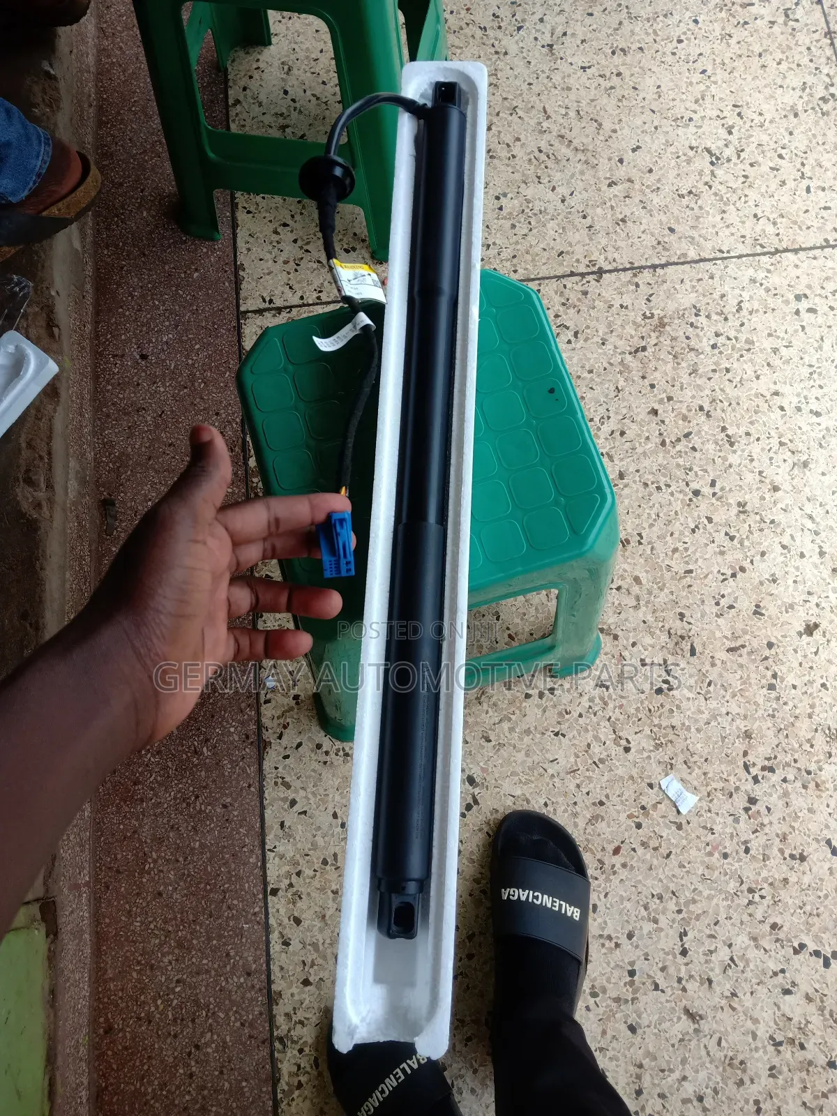 Electric Boot Shock/Strut for Mercedes Benz Ml-W166.