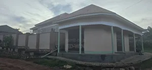 5bdrm House in Jomayi Estate, Kawempe for sale