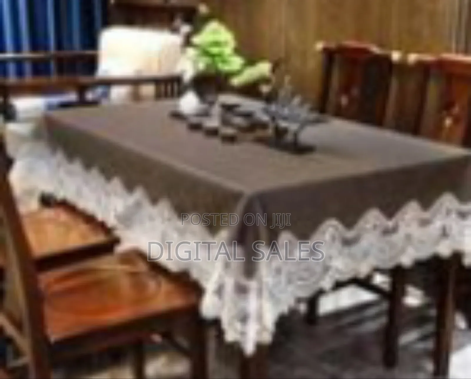 Luxurious Textured Tablecloth With Ornate Lace Border